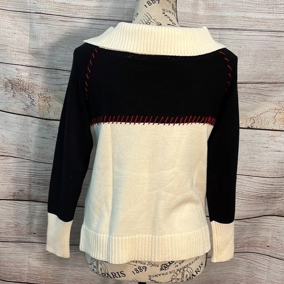 Elaris Sweater Cowl Neck Cropped Stitched Accents Size Small - Picture 5 of 8